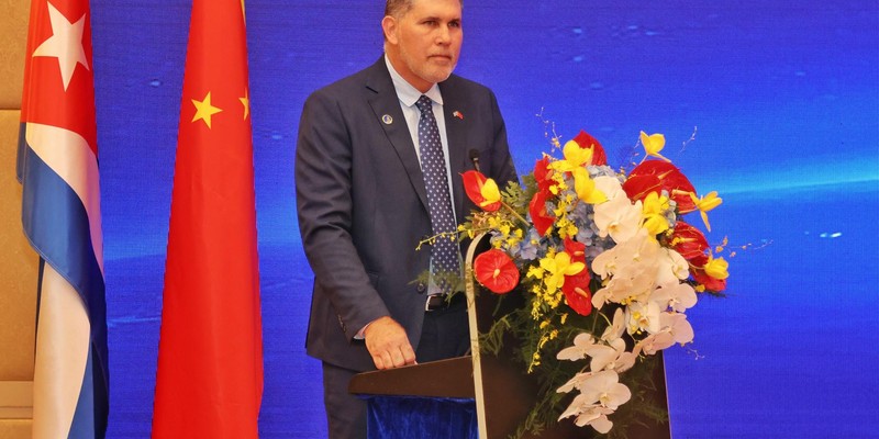 Presidente Diaz-Canel en China