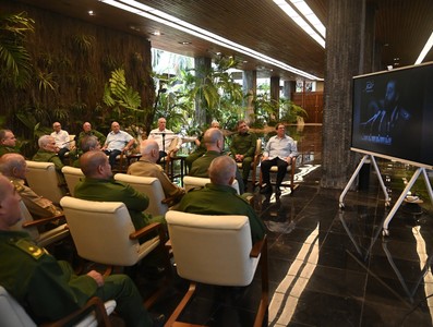 “Por la Patria, la Revolución y el Socialismo, siempre vamos a vencer”