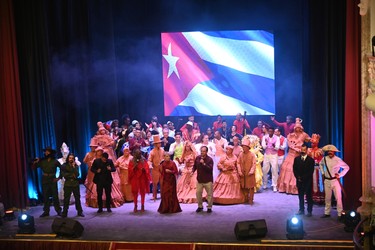 Razones del patriotismo y el arte 1