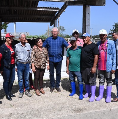 Las experiencias demuestran que «es posible producir más para el pueblo»