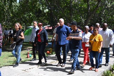 Las experiencias demuestran que «es posible producir más para el pueblo» 10
