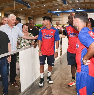 Visita Díaz-Canel dos lugares de La Habana hechos con amor