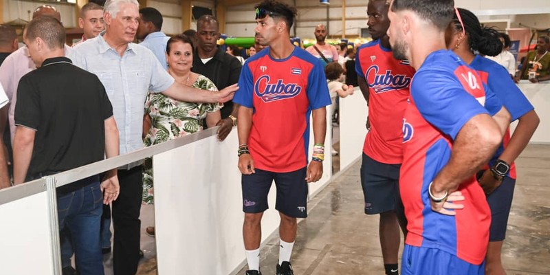 Visita Díaz-Canel dos lugares de La Habana hechos con amor