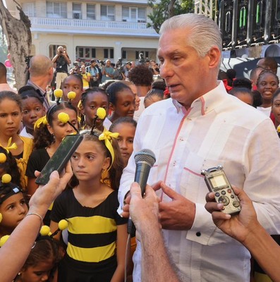 Díaz-Canel: “Mientras haya en Cuba aulas con estudiantes, y escuelas con maestros, hay nación, hay Patria, hay Revolución y hay Socialismo”