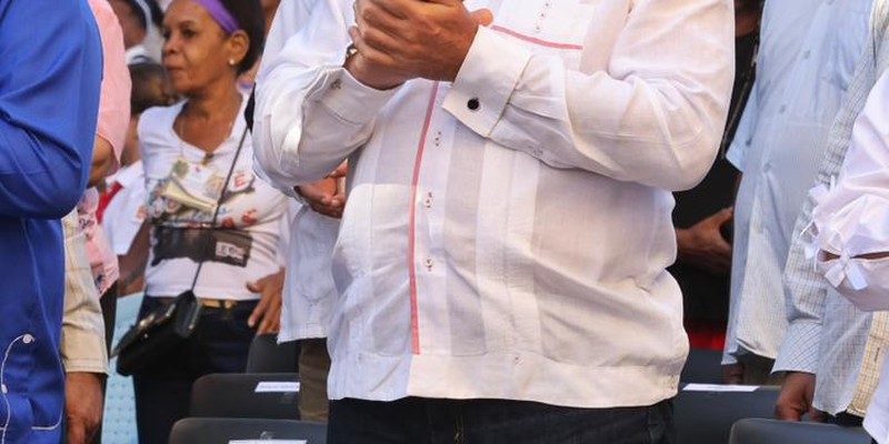 Díaz-Canel: “Mientras haya en Cuba aulas con estudiantes, y escuelas con maestros, hay nación, hay Patria, hay Revolución y hay Socialismo”
