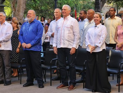 Díaz-Canel: “Mientras haya en Cuba aulas con estudiantes, y escuelas con maestros, hay nación, hay Patria, hay Revolución y hay Socialismo”