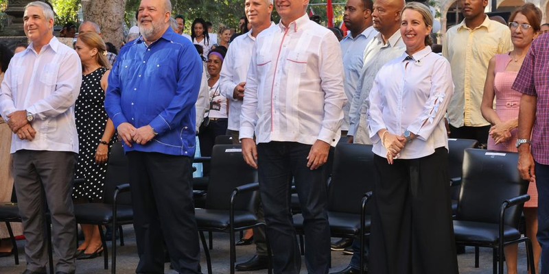 Díaz-Canel: “Mientras haya en Cuba aulas con estudiantes, y escuelas con maestros, hay nación, hay Patria, hay Revolución y hay Socialismo”