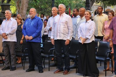 Díaz-Canel: “Mientras haya en Cuba aulas con estudiantes, y escuelas con maestros, hay nación, hay Patria, hay Revolución y hay Socialismo” 9