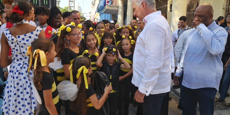 Díaz-Canel: “Mientras haya en Cuba aulas con estudiantes, y escuelas con maestros, hay nación, hay Patria, hay Revolución y hay Socialismo”