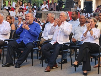 Díaz-Canel: “Mientras haya en Cuba aulas con estudiantes, y escuelas con maestros, hay nación, hay Patria, hay Revolución y hay Socialismo”