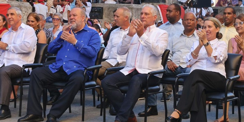 Díaz-Canel: “Mientras haya en Cuba aulas con estudiantes, y escuelas con maestros, hay nación, hay Patria, hay Revolución y hay Socialismo”