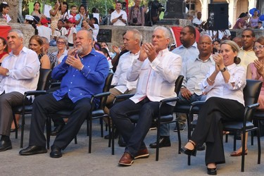Díaz-Canel: “Mientras haya en Cuba aulas con estudiantes, y escuelas con maestros, hay nación, hay Patria, hay Revolución y hay Socialismo” 14