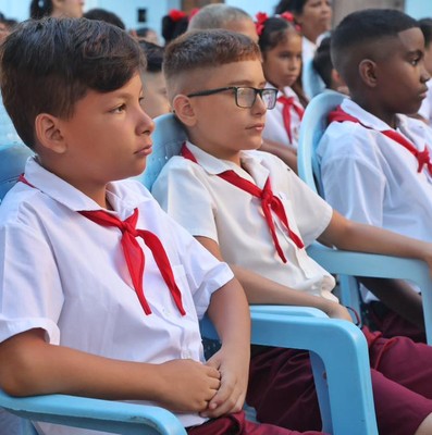 Díaz-Canel: “Mientras haya en Cuba aulas con estudiantes, y escuelas con maestros, hay nación, hay Patria, hay Revolución y hay Socialismo”
