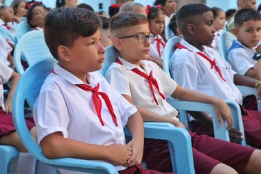 Díaz-Canel: “Mientras haya en Cuba aulas con estudiantes, y escuelas con maestros, hay nación, hay Patria, hay Revolución y hay Socialismo” 19