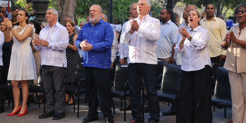Díaz-Canel: “Mientras haya en Cuba aulas con estudiantes, y escuelas con maestros, hay nación, hay Patria, hay Revolución y hay Socialismo”