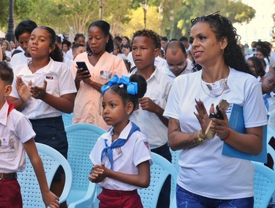 Díaz-Canel: “Mientras haya en Cuba aulas con estudiantes, y escuelas con maestros, hay nación, hay Patria, hay Revolución y hay Socialismo”