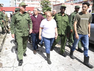 Díaz-Canel desde la tierra que se recupera del huracán