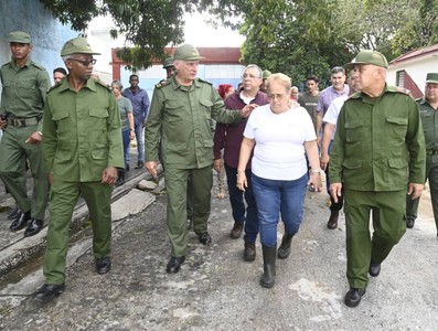 Díaz-Canel desde la tierra que se recupera del huracán