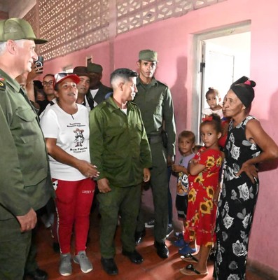 Díaz-Canel desde la tierra que se recupera del huracán