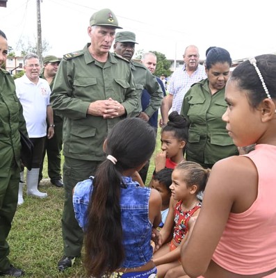 Díaz-Canel desde la tierra que se recupera del huracán
