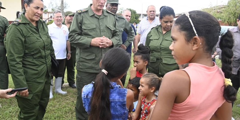 Díaz-Canel desde la tierra que se recupera del huracán