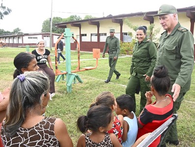 Díaz-Canel desde la tierra que se recupera del huracán