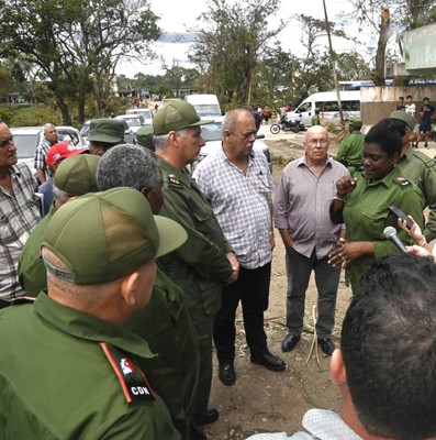 Díaz-Canel desde la tierra que se recupera del huracán