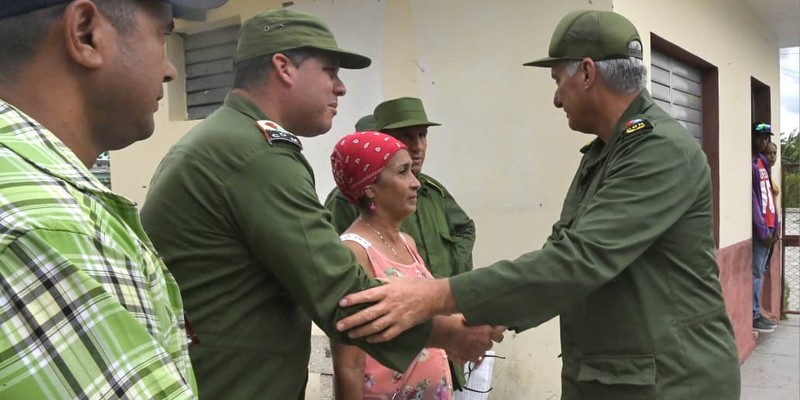 Díaz-Canel desde la tierra que se recupera del huracán
