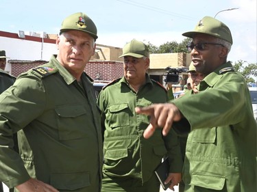 Díaz-Canel desde la tierra que se recupera del huracán 12