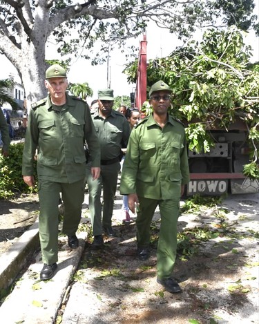 Díaz-Canel desde la tierra que se recupera del huracán 21