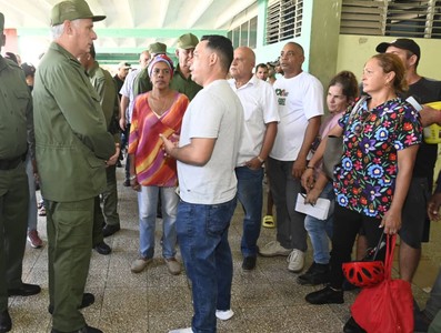 Díaz-Canel desde la tierra que se recupera del huracán