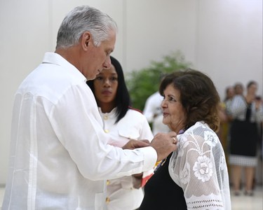 El permanente reconocimiento a las mujeres en Revolución 8