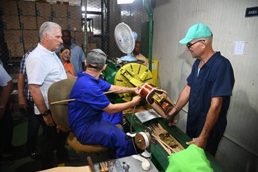 Los triunfos solo nacen del trabajo duro y tenaz 9