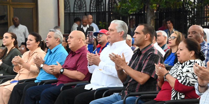 Aniversario 63 - Proclamación del carácter Socialista de la Revolución