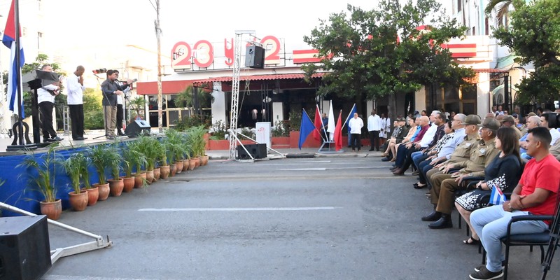 Aniversario 63 - Proclamación del carácter Socialista de la Revolución
