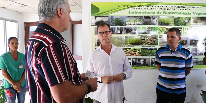 Visita a Salvador, Guantánamo