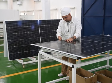 Constata Díaz-Canel novedosas soluciones energéticas y constructivas 2