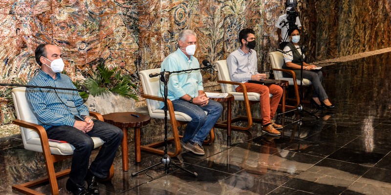 Encuentro con jóvenes miembros de la Asociación Hermanos Saíz