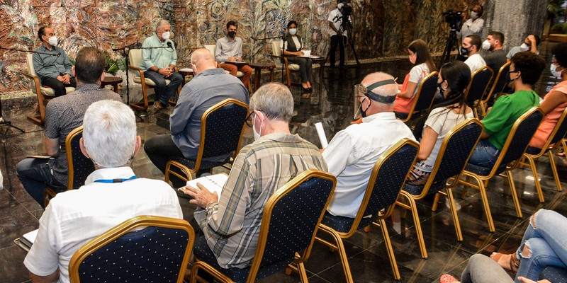 Encuentro con jóvenes miembros de la Asociación Hermanos Saíz