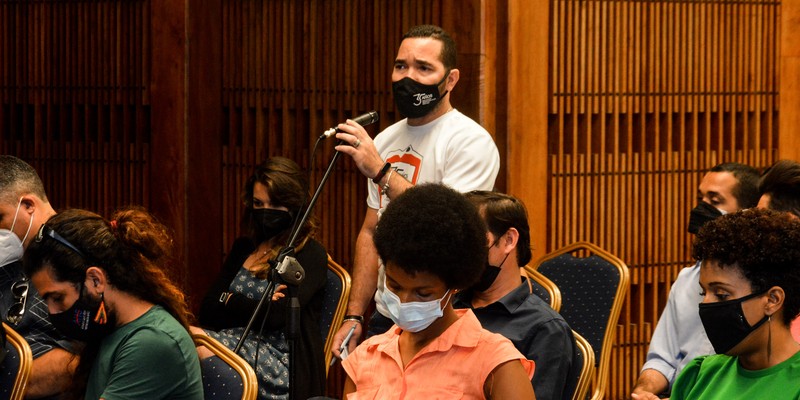 Encuentro con jóvenes miembros de la Asociación Hermanos Saíz
