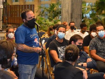 Encuentro con jóvenes miembros de la Asociación Hermanos Saíz