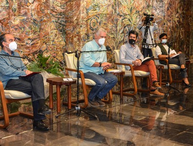 Encuentro con jóvenes miembros de la Asociación Hermanos Saíz