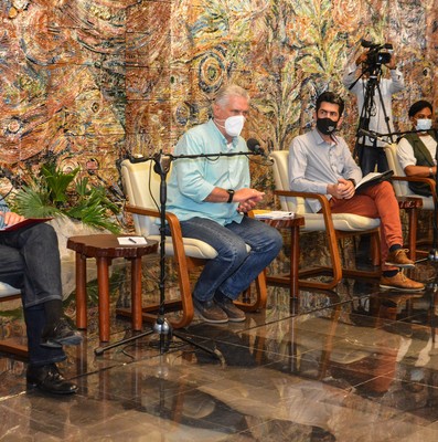Encuentro con jóvenes miembros de la Asociación Hermanos Saíz