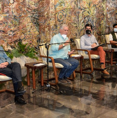 Encuentro con jóvenes miembros de la Asociación Hermanos Saíz