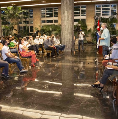 Encuentro con jóvenes miembros de la Asociación Hermanos Saíz