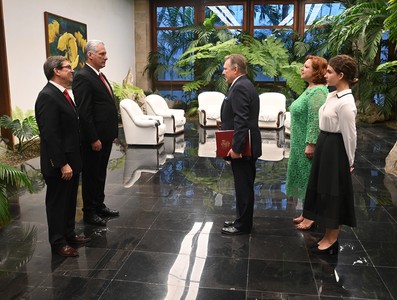 Recibió Díaz-Canel las Cartas Credenciales de once nuevos embajadores
