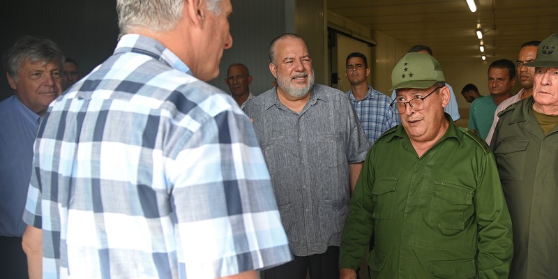 Constata Díaz-Canel novedosas soluciones energéticas y constructivas