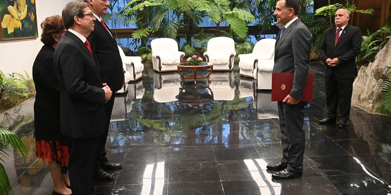 Recibió Díaz-Canel las Cartas Credenciales de once nuevos embajadores