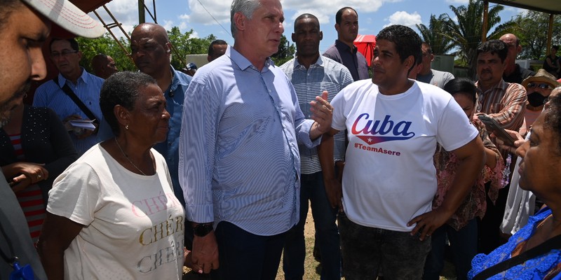 Recorrido por Santa Clara en calidad de Diputado
