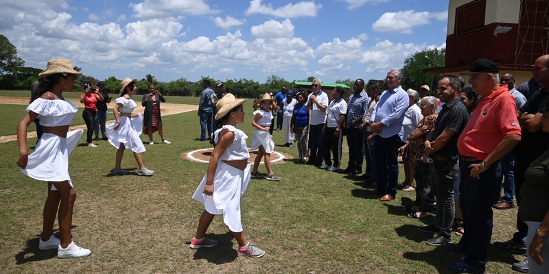 Recorrido por Santa Clara en calidad de Diputado